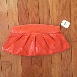 5️⃣for$25🍋 Fossil -Orange patent leather clutch